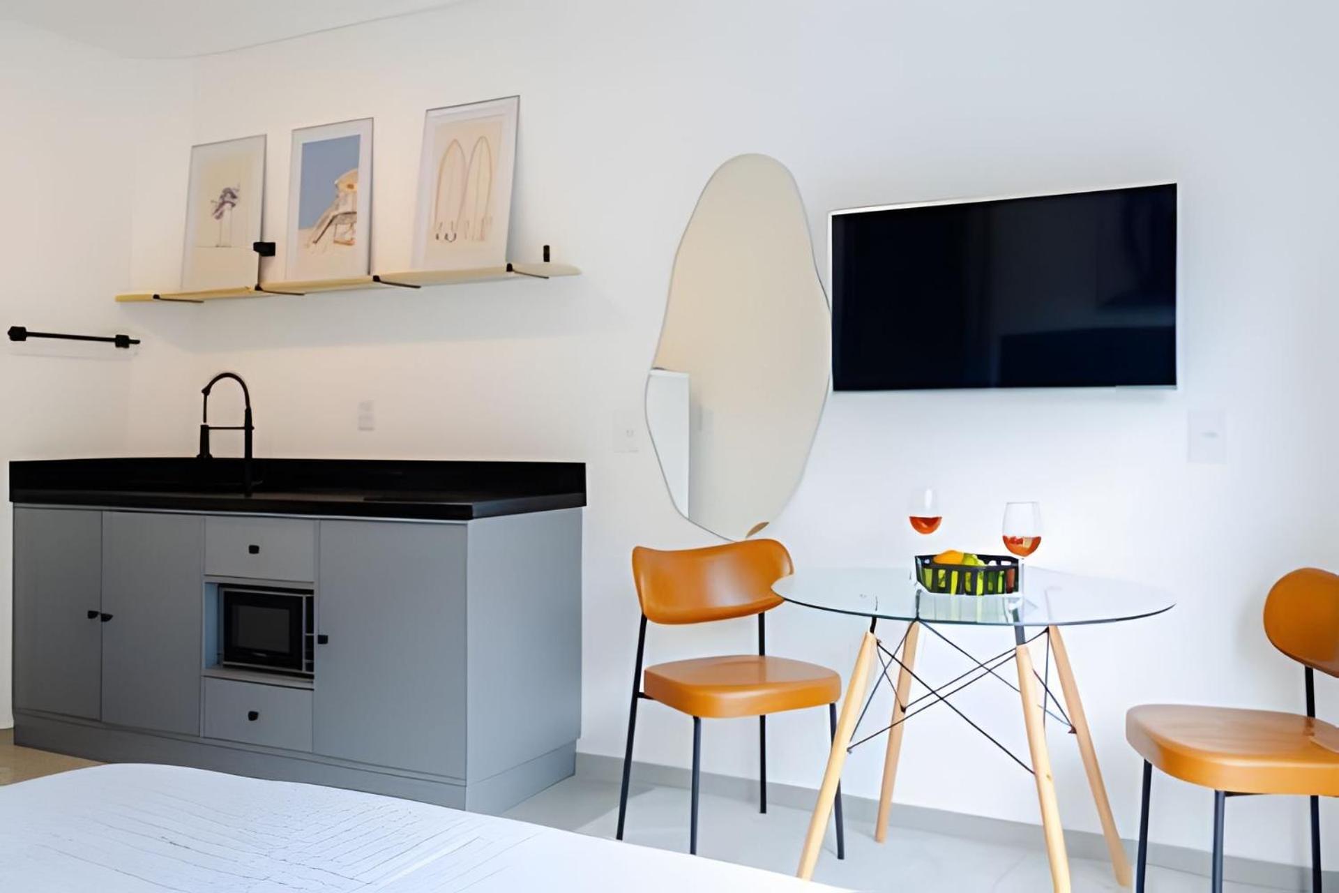 Vibes | 5 Min | New W/ Patio Apartment *